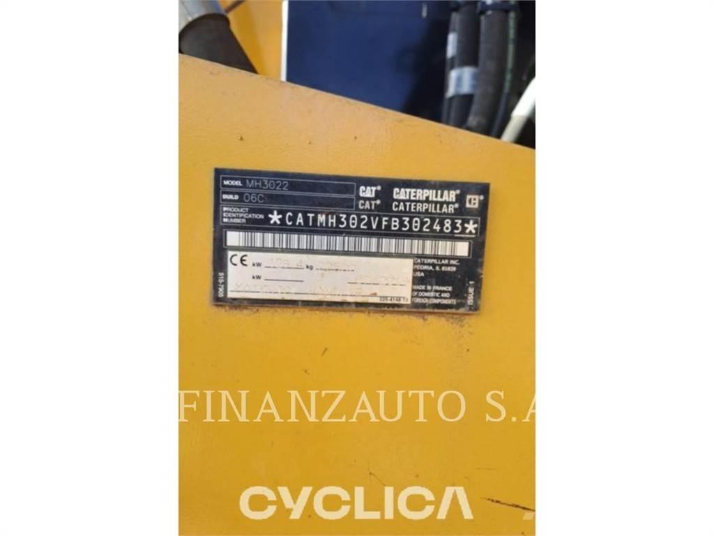 CAT MH3022 Pelle sur pneus