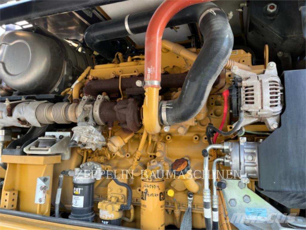 CAT MH3024-06C Pelle de démolition