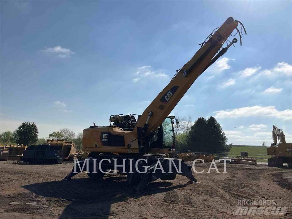 CAT MH3026 Pelle sur pneus