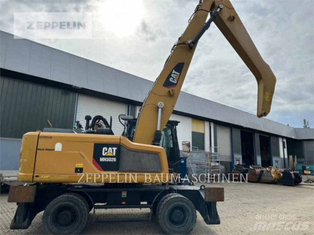CAT MH3026-06C Pelle de démolition