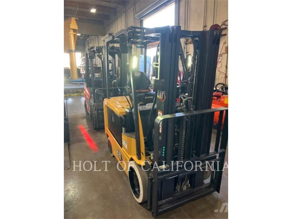 CAT MITSUBISHI EC30N3 Chariots élévateurs électriques