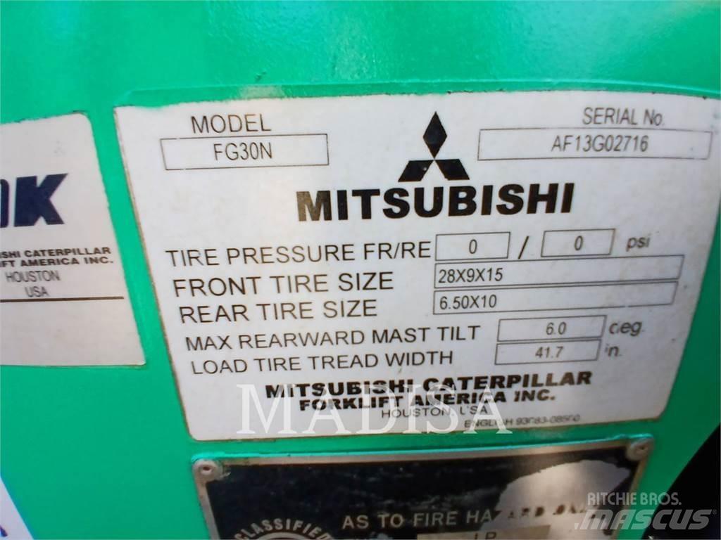 CAT MITSUBISHI FG30N-LP Autres Chariots élévateurs