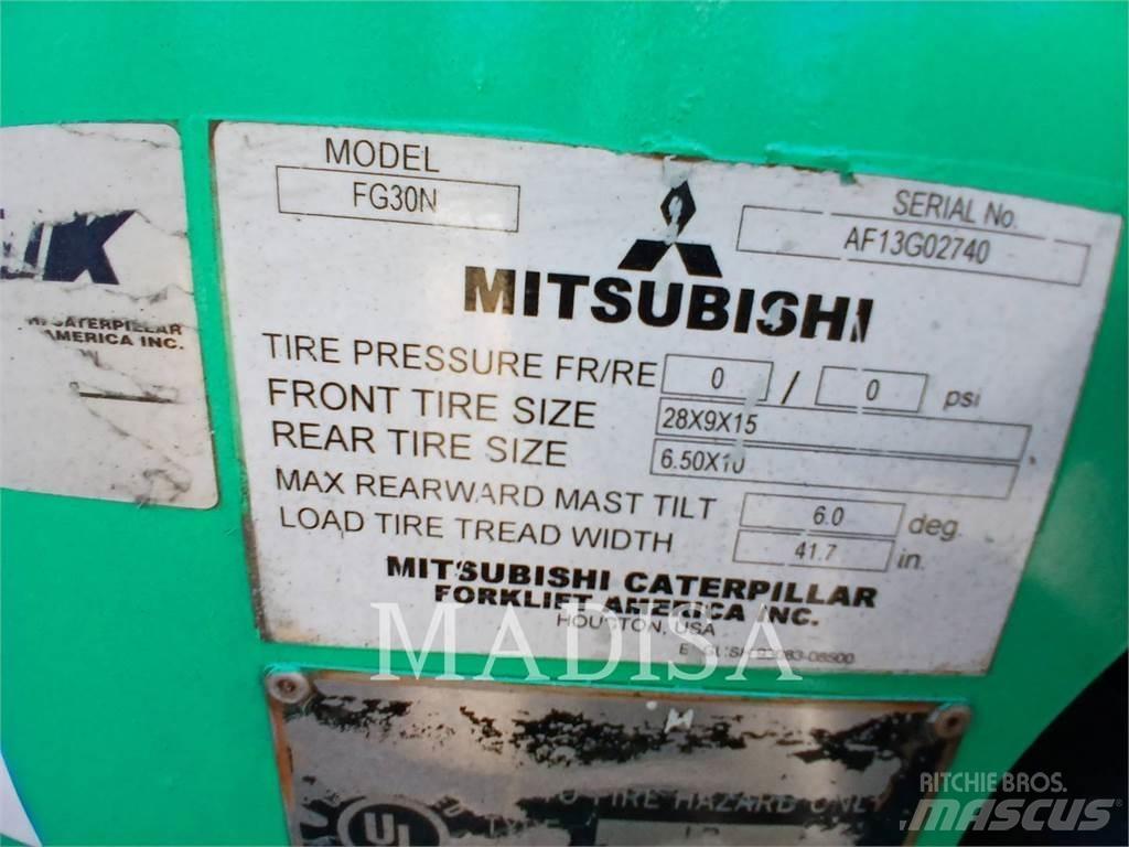 CAT MITSUBISHI FG30N-LP Autres Chariots élévateurs