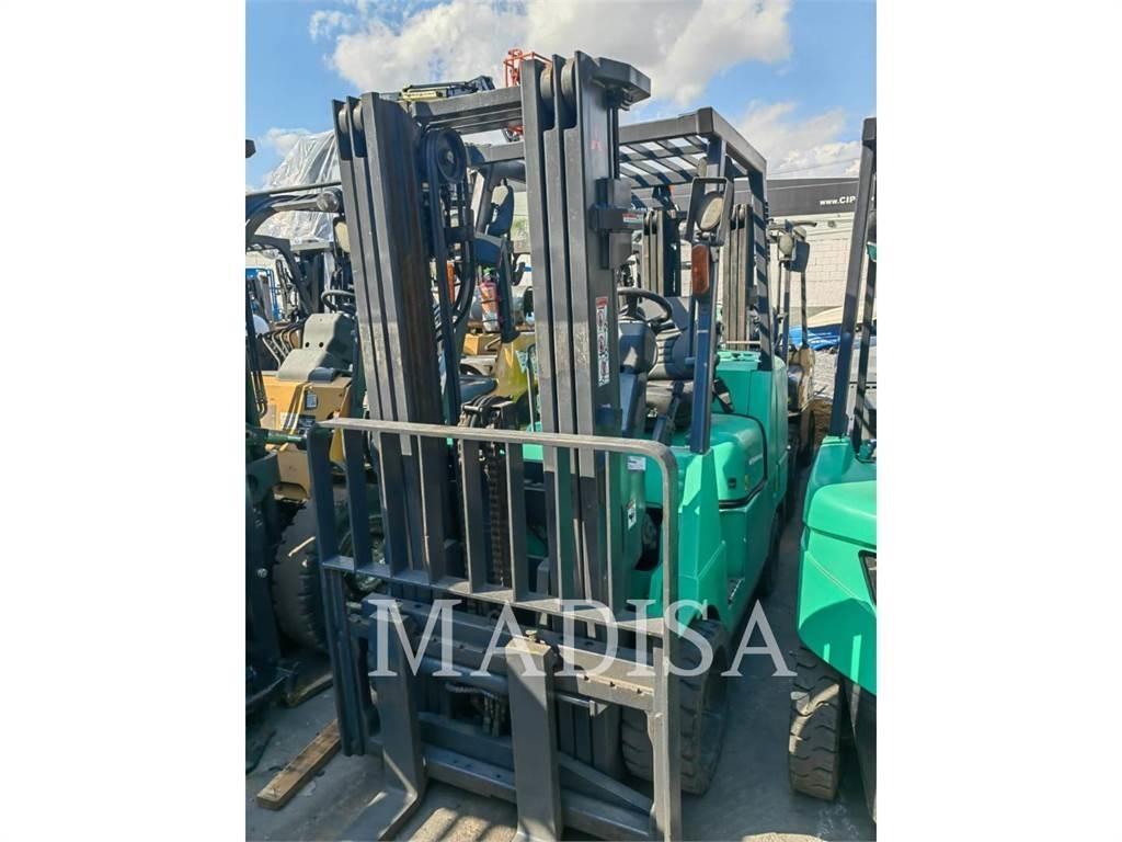 CAT MITSUBISHI FGC40K Autres Chariots élévateurs