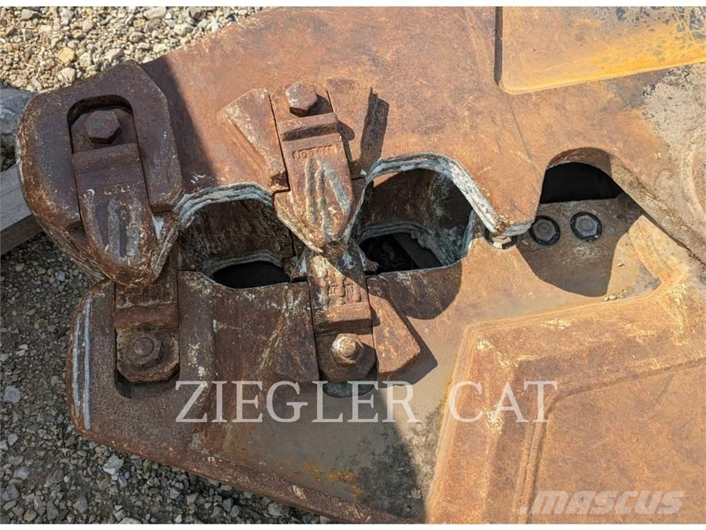CAT MP15 Pelle sur chenilles