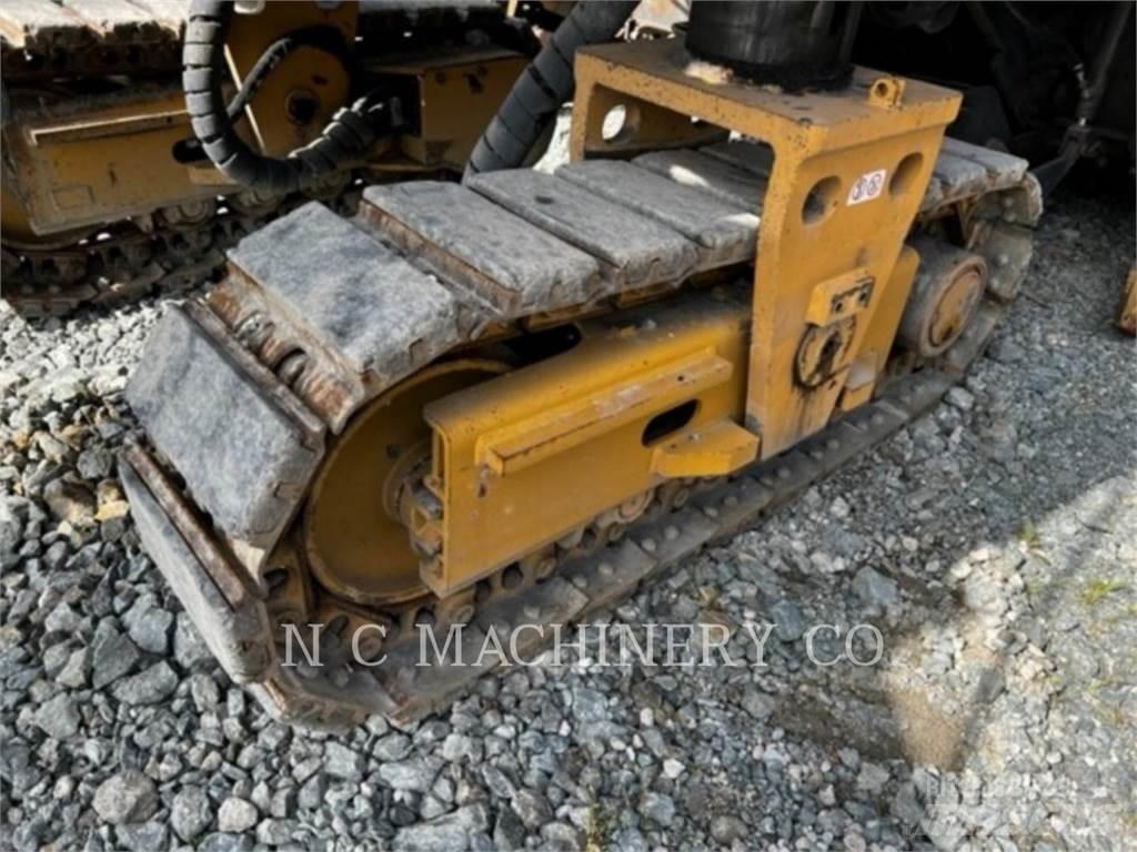 CAT PM825 Finisseur