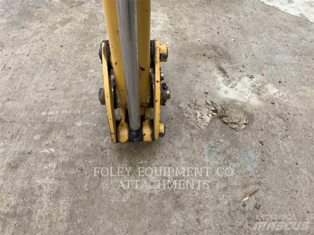 CAT QC305 Pelle sur chenilles