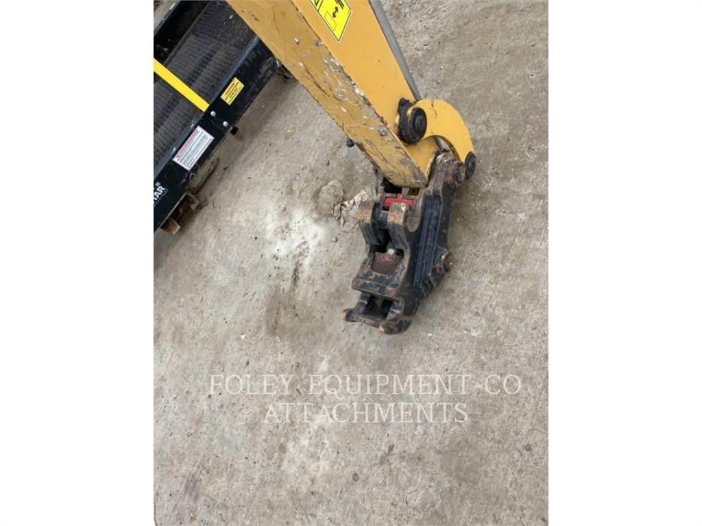CAT QC305 Pelle sur chenilles