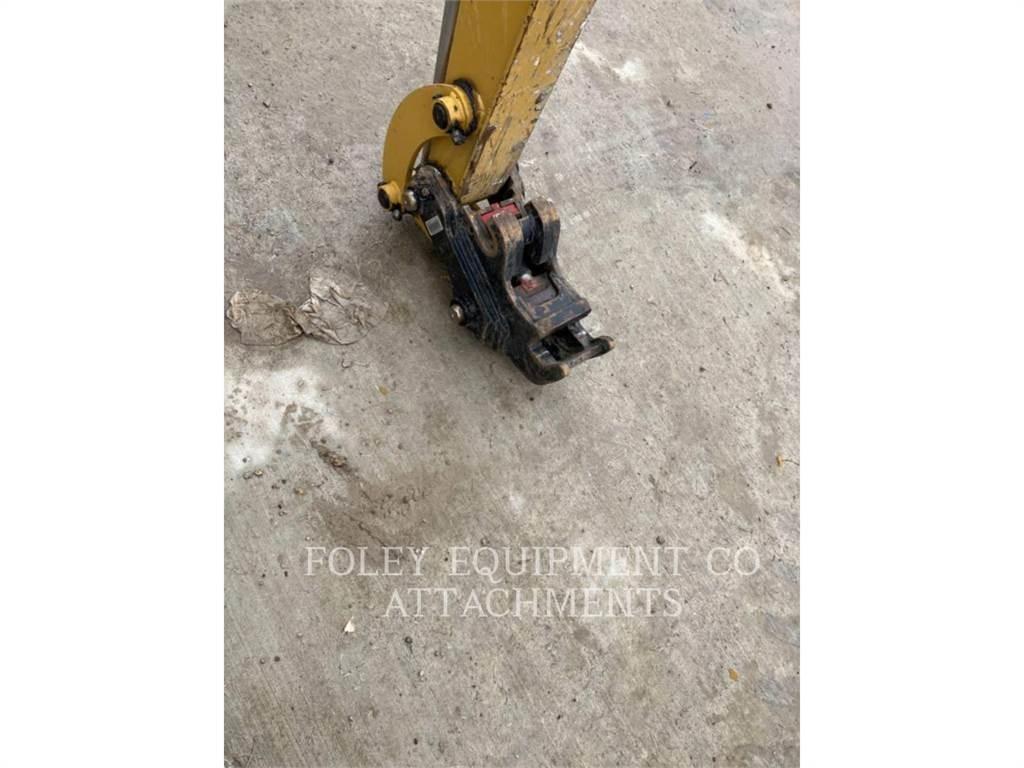 CAT QC305 Pelle sur chenilles