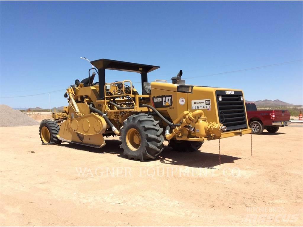 CAT RM-300 Recycleur bitume