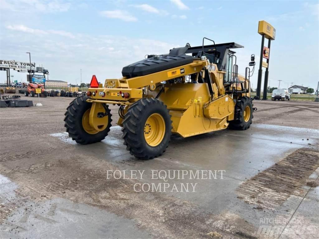 CAT RM400-01 Finisseur