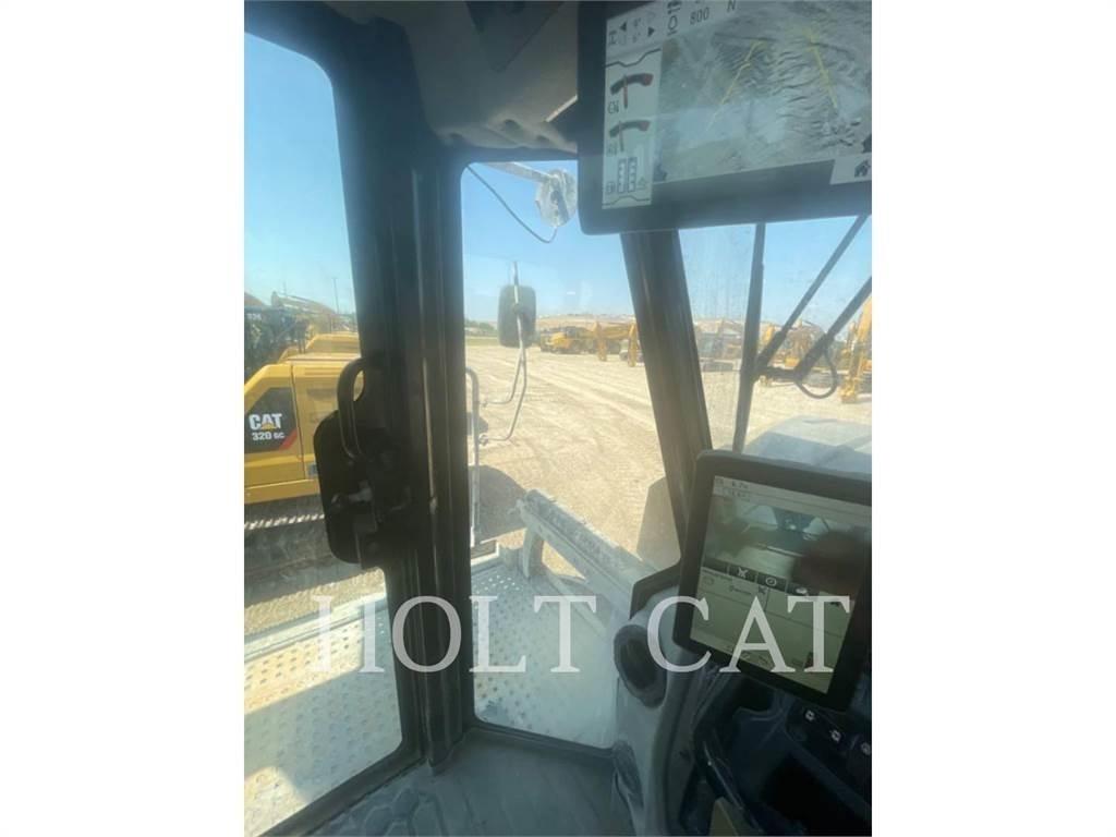 CAT RM400 CAB Recycleur bitume