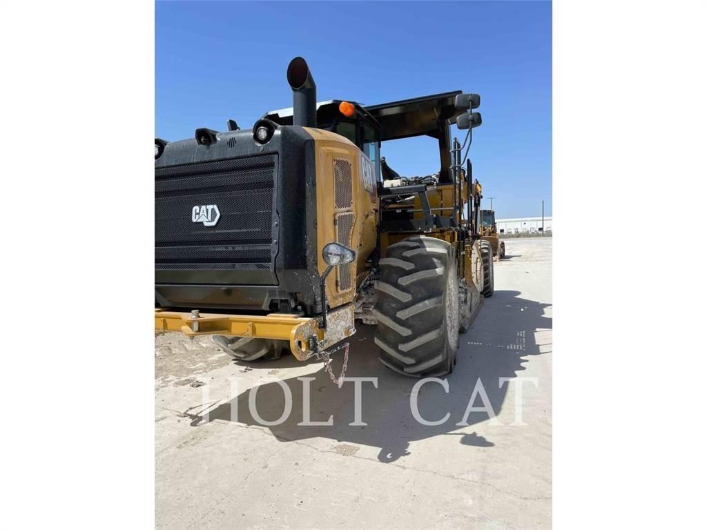 CAT RM400 CAB Recycleur bitume