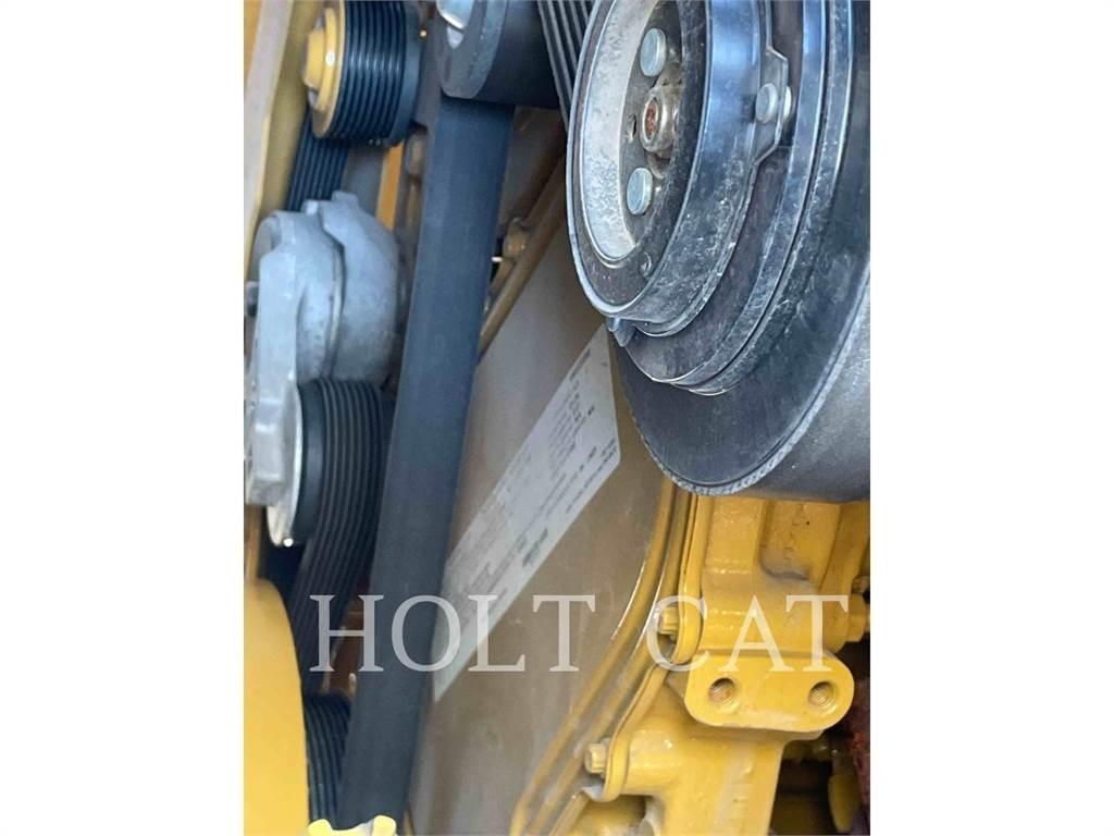 CAT RM400 CAB Recycleur bitume