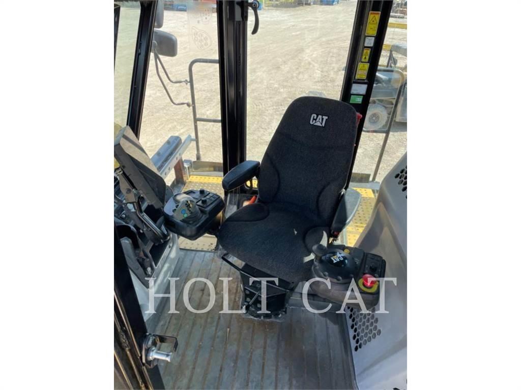 CAT RM400 CAB Recycleur bitume
