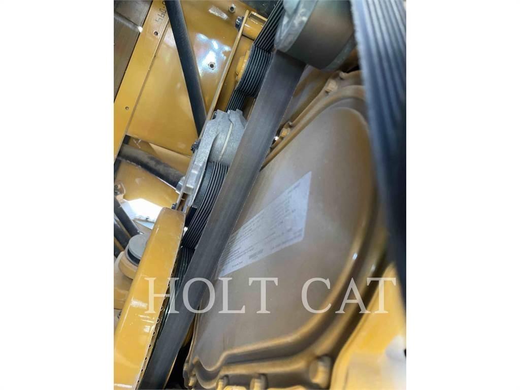 CAT RM400 CAB Recycleur bitume