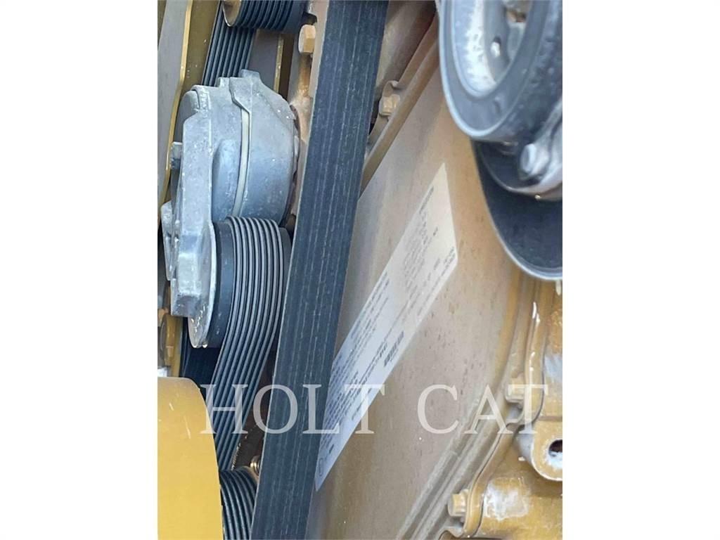 CAT RM400 CAB Recycleur bitume