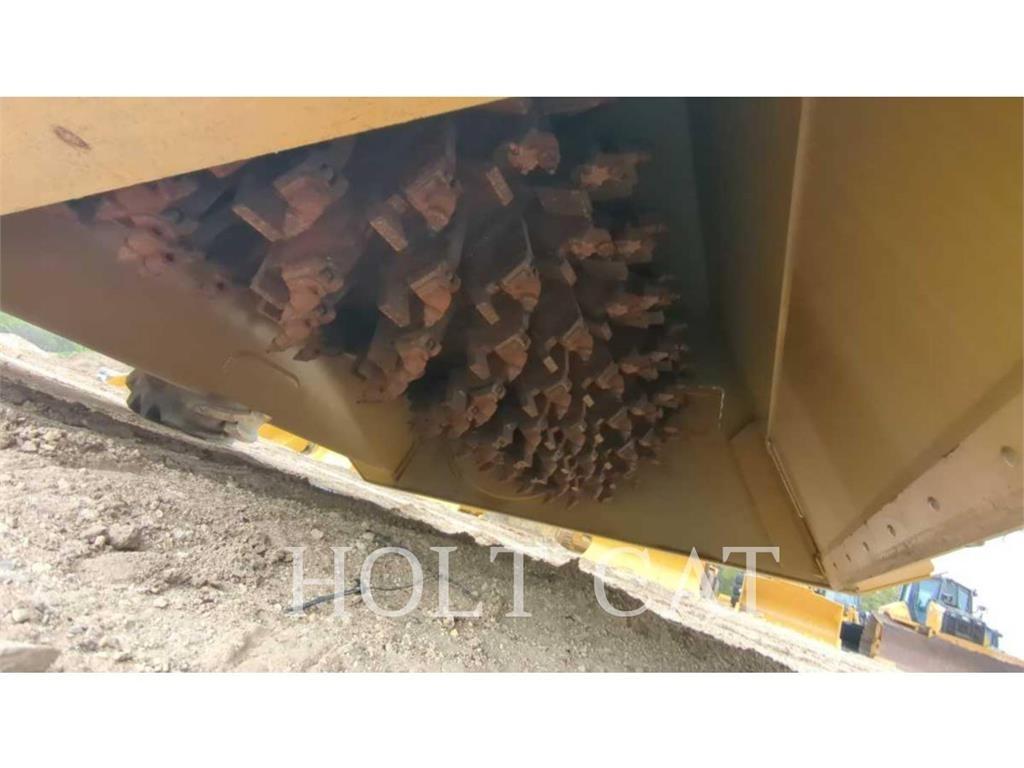CAT RM400 CAB Recycleur bitume