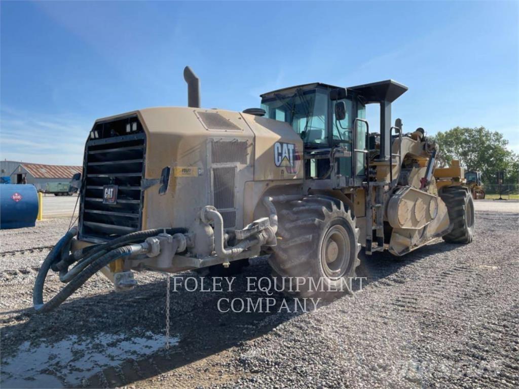 CAT RM500B Finisseur