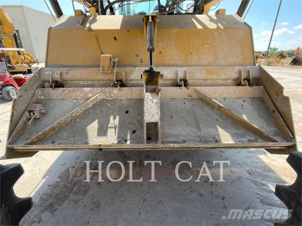 CAT RM500B CAB Recycleur bitume