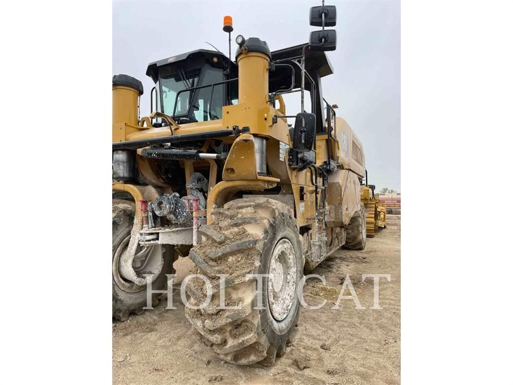 CAT RM600 CAB Recycleur bitume