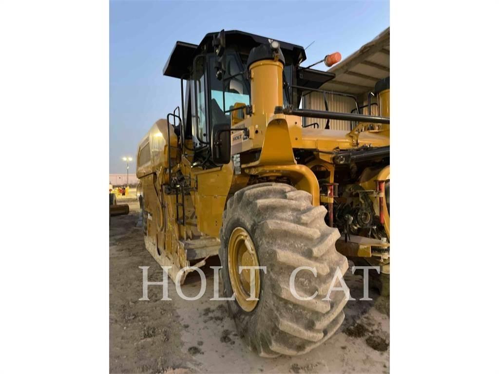CAT RM800 CAB Recycleur bitume