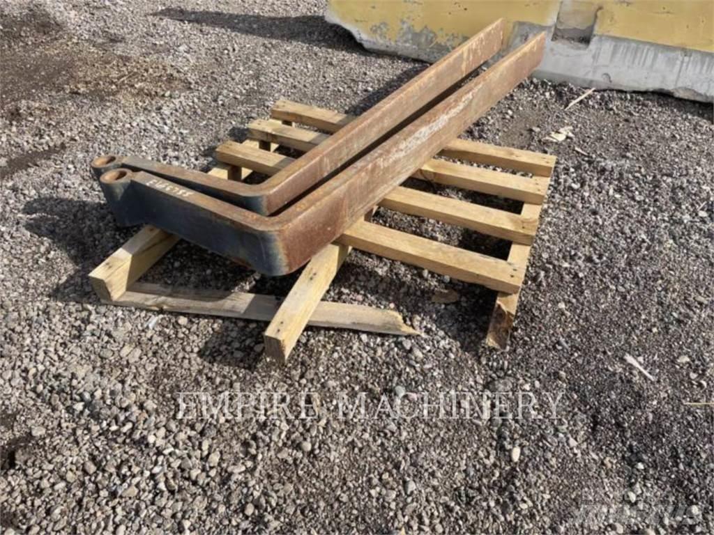 CAT TH-72TINE Fourche