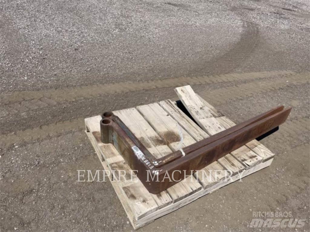 CAT TH TNS60 Fourche