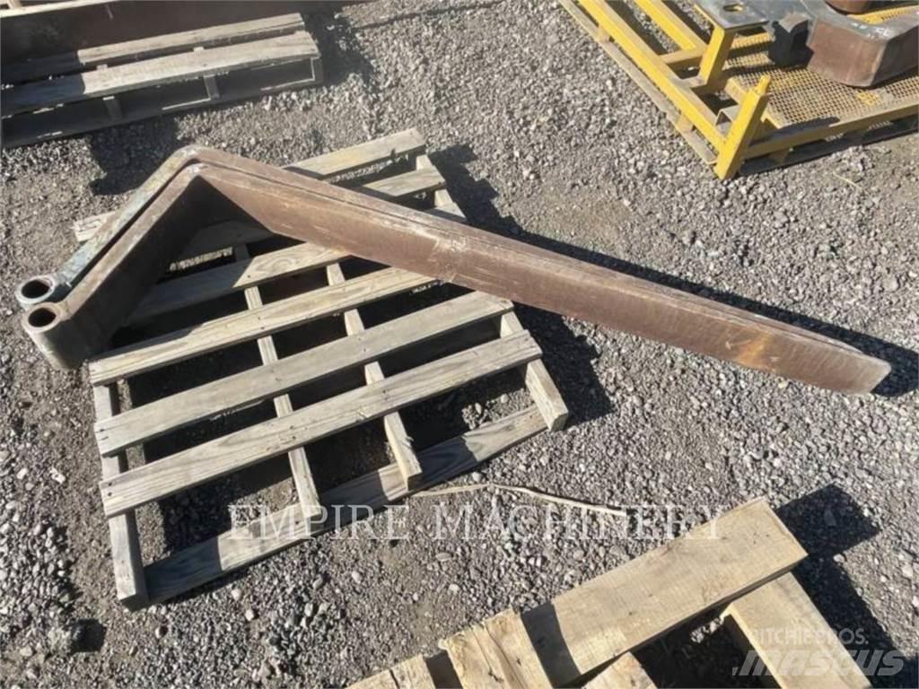 CAT TH TNS72 Fourche
