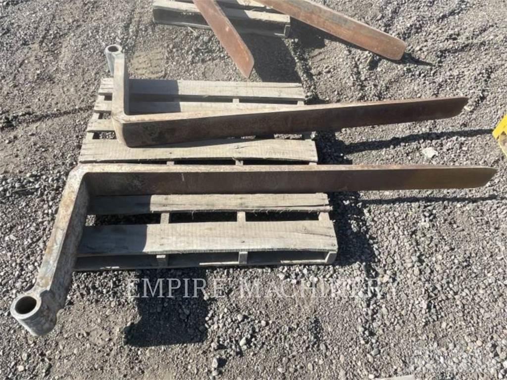 CAT TH TNS72 Fourche