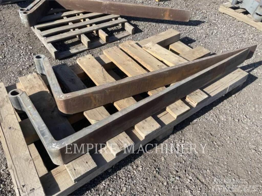 CAT TH TNS72 Fourche