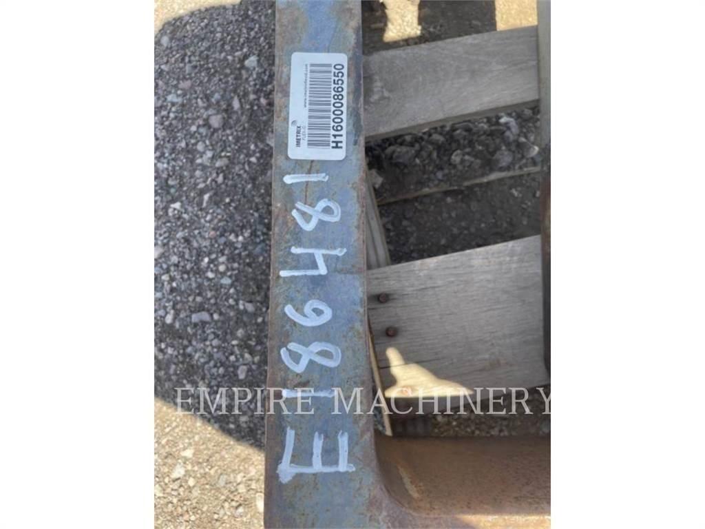CAT TH TNS72 Fourche