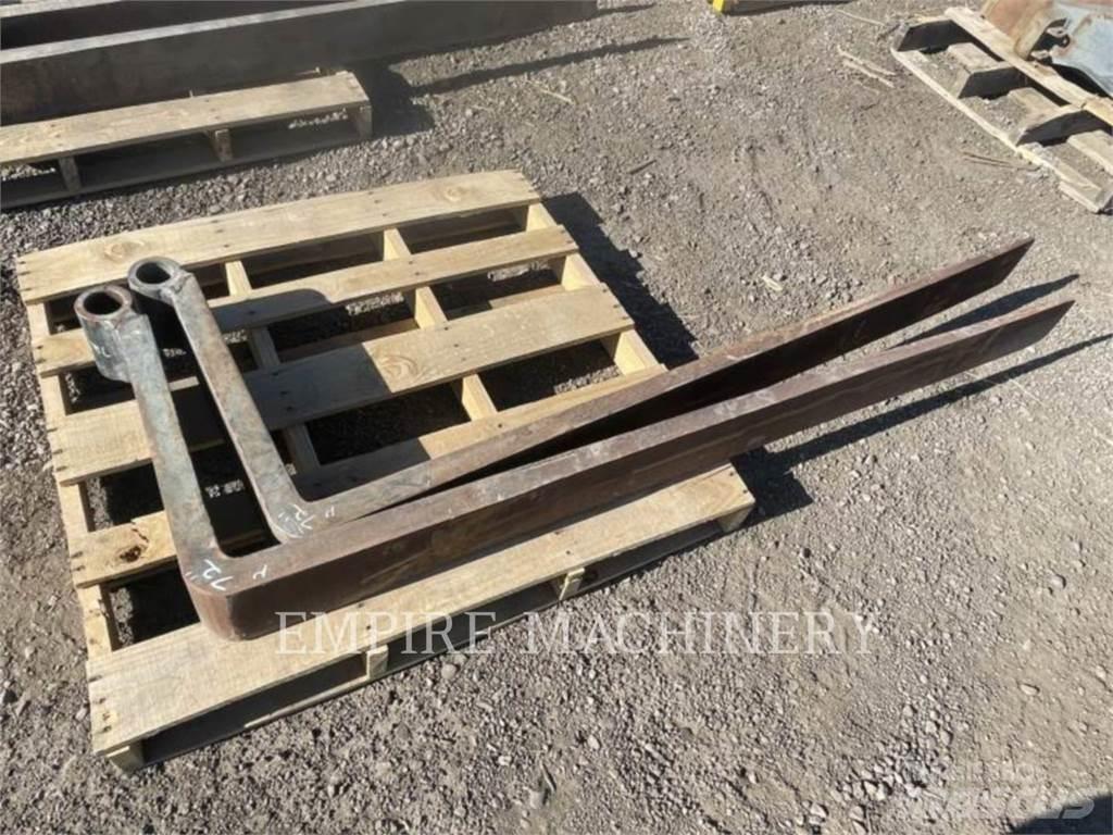 CAT TH TNS72 Fourche