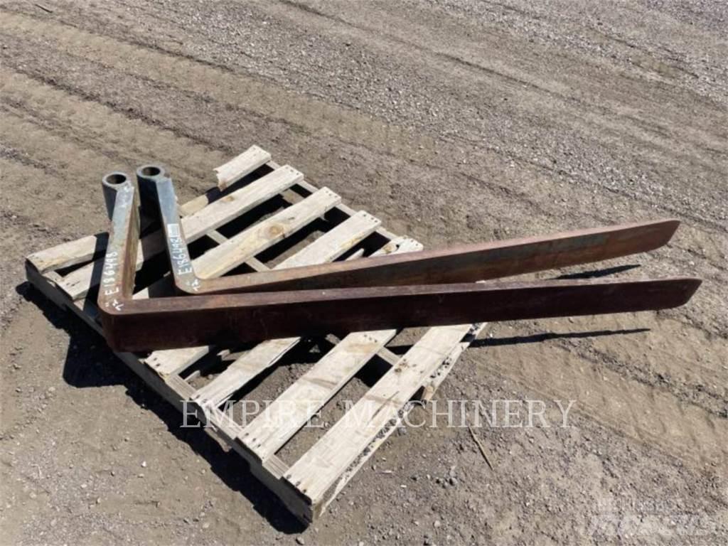 CAT TH TNS72 Fourche