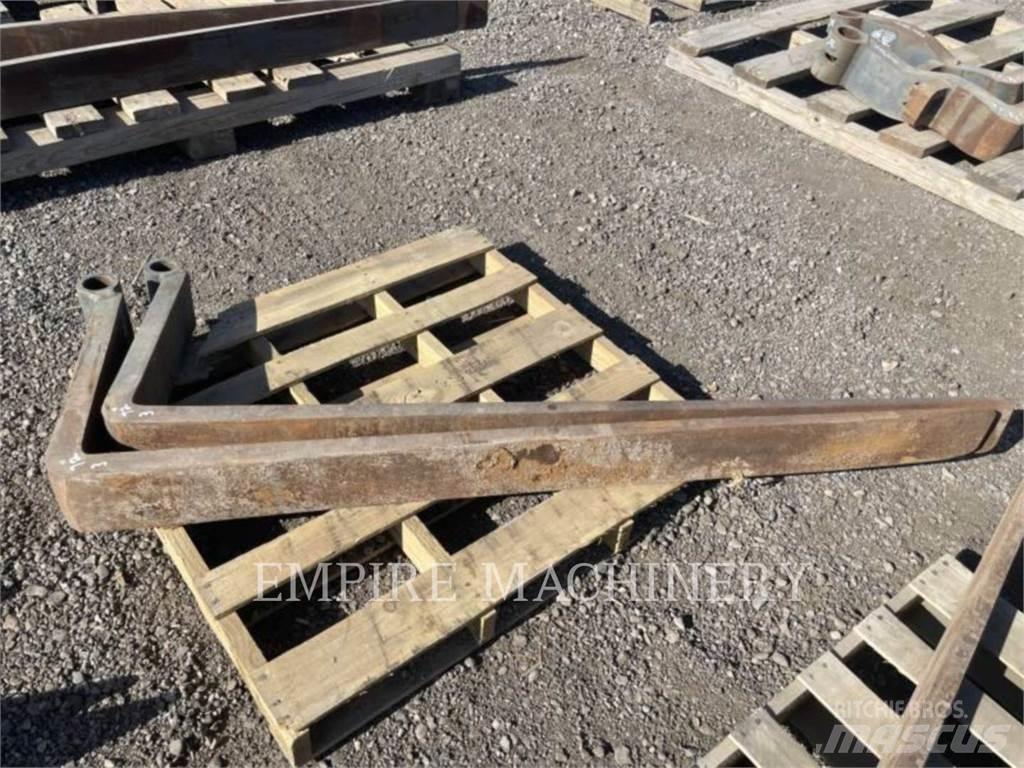 CAT TH TNS72 Fourche
