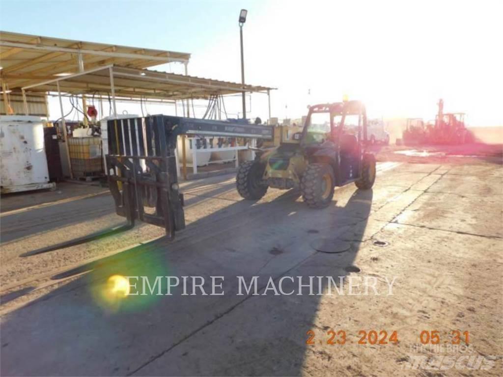 CAT TH255C Chariot télescopique
