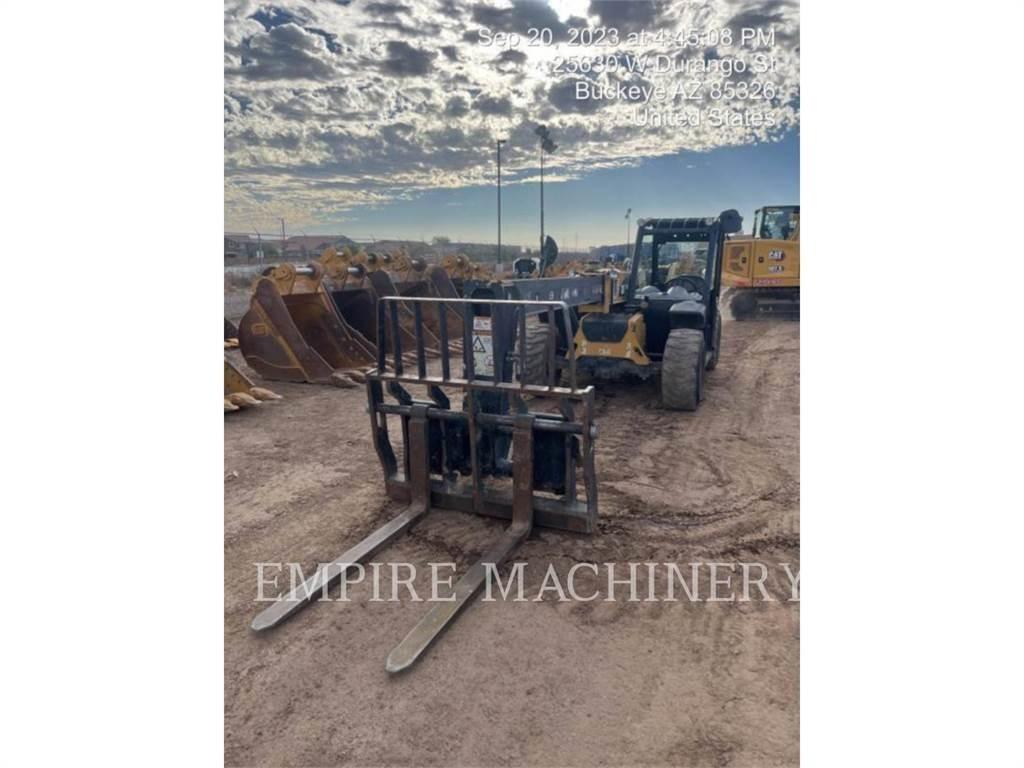 CAT TH255C Chariot télescopique