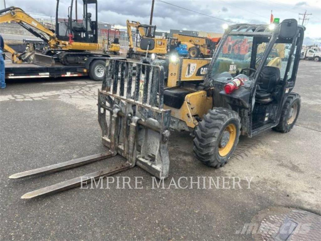 CAT TH255C Chariot télescopique