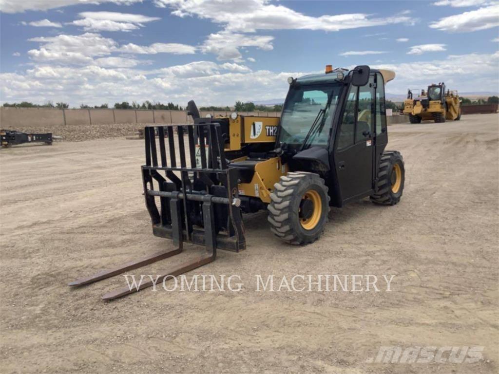 CAT TH255C Chariot télescopique