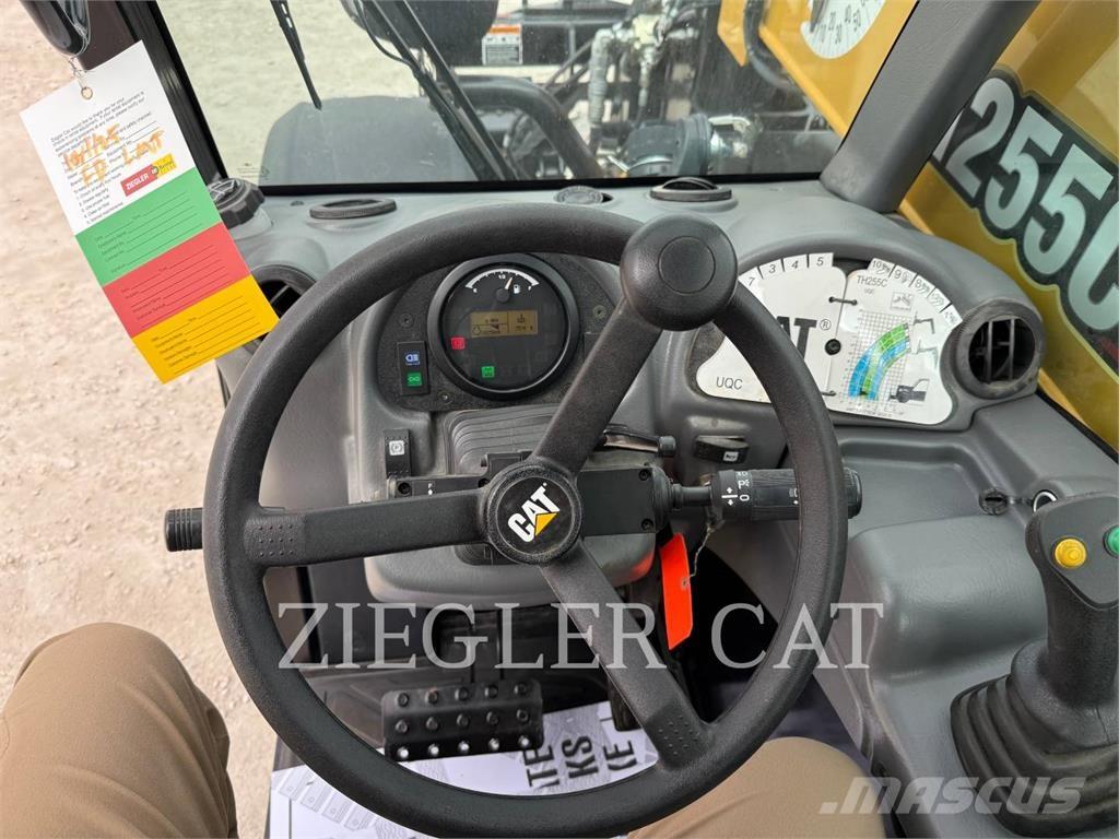 CAT TH255C Chariot télescopique