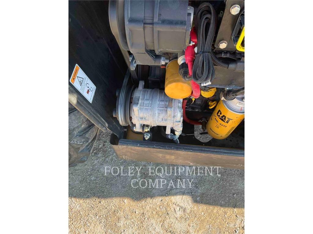 CAT TH255CC Chariot télescopique