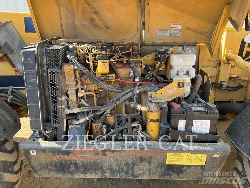 CAT TH63 Chariot télescopique