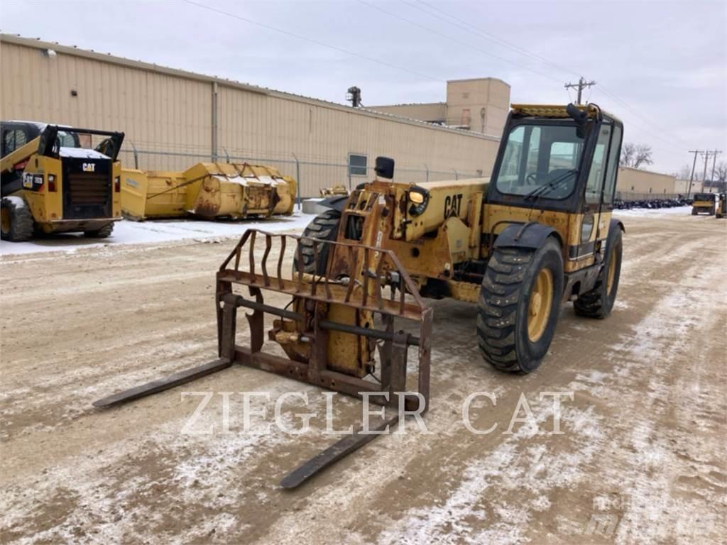 CAT TH83 Chariot télescopique