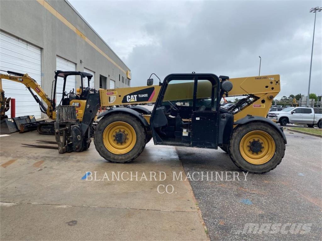 CAT TL 642 C Chariot télescopique