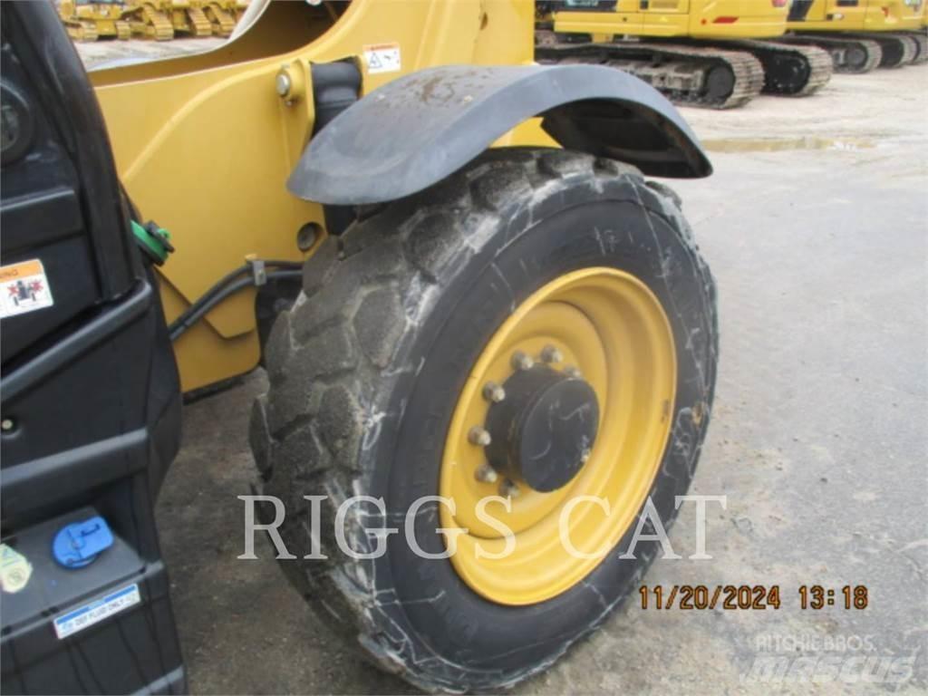 CAT TL1055D Chariot télescopique