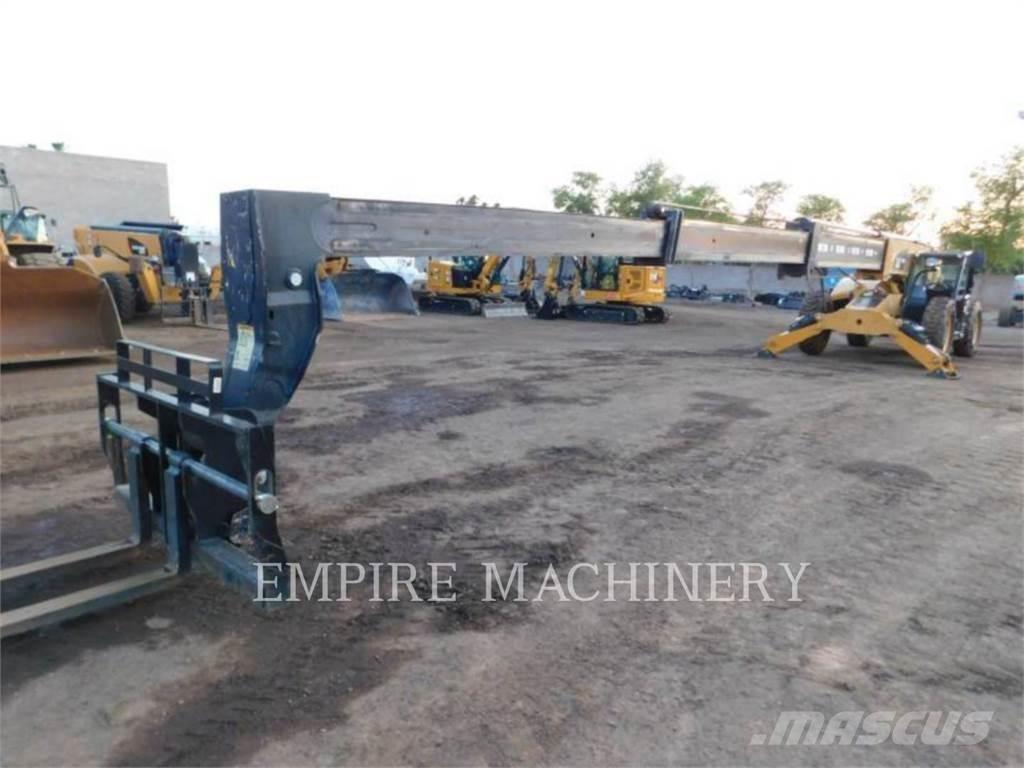 CAT TL1055D Chariot télescopique