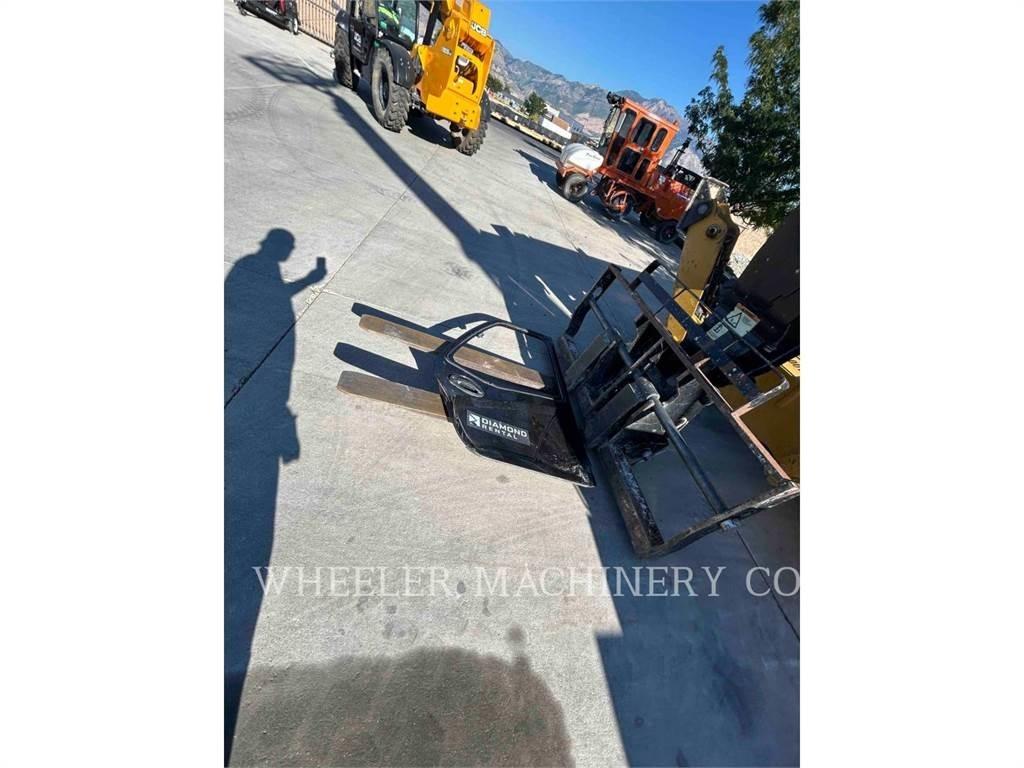 CAT TL1055D CB Chariot télescopique