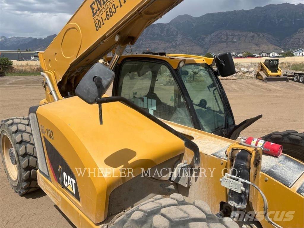 CAT TL1055D CB Chariot télescopique