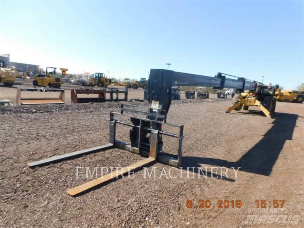 CAT TL1255D Chariot télescopique