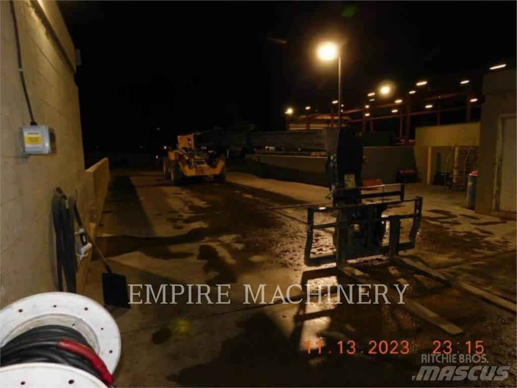 CAT TL1255D Chariot télescopique